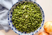 Creamy Garlic Green Peas with Parmesan