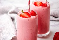 Creamy Strawberry Raspberry Smoothie Recipe for Spring Refreshment