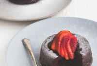 Keto Chocolate Lava Cake Recipe: Low-Carb Molten Center Dessert