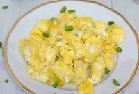 Dairy-Free Scrambled Eggs Recipe: Fluffy Vegan Scramble Tips