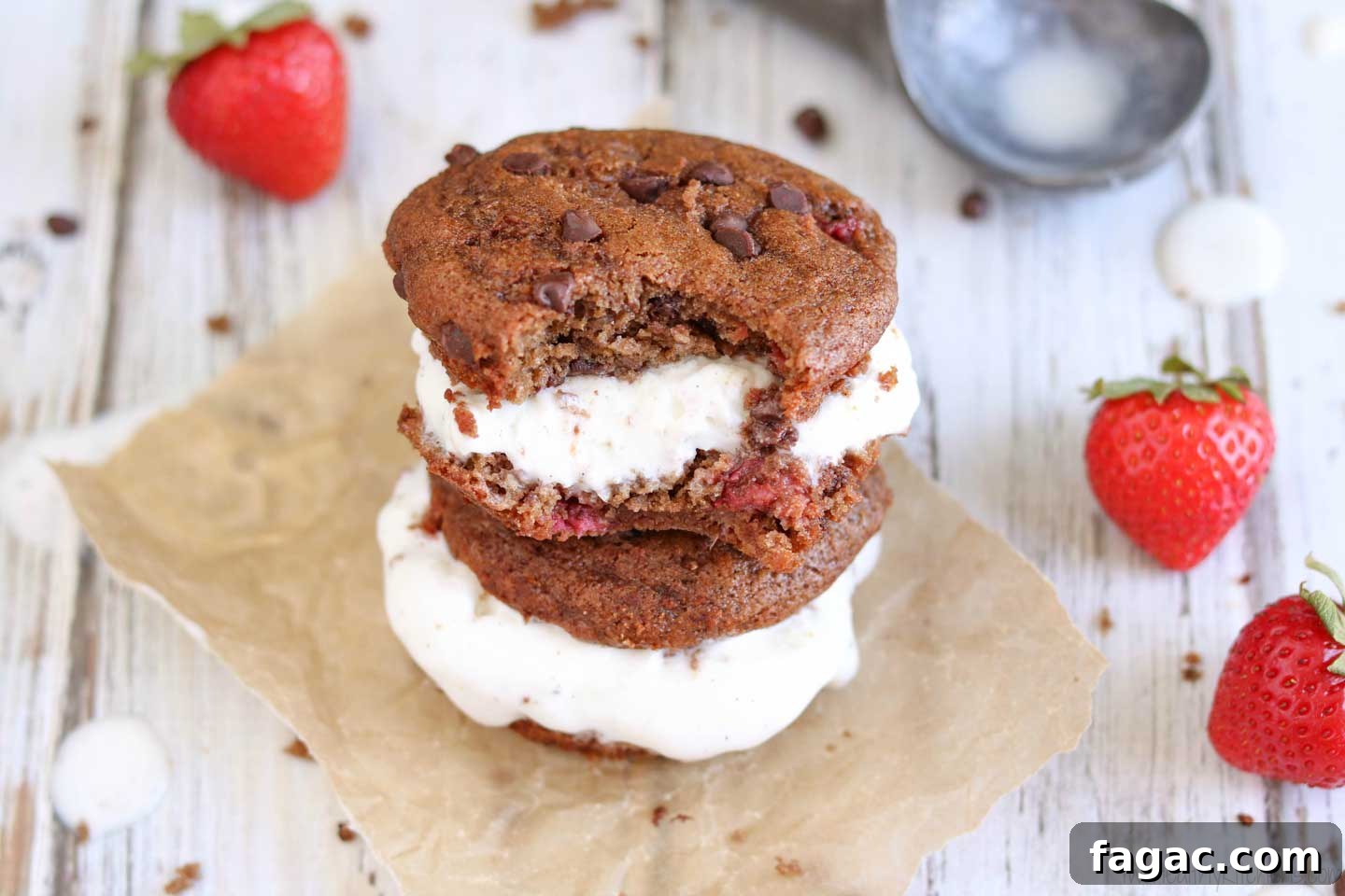 Take delicious, healthy breakfast muffins … add ice cream … and you’ve got a decadent dessert! Muffin Ice Cream Sandwiches