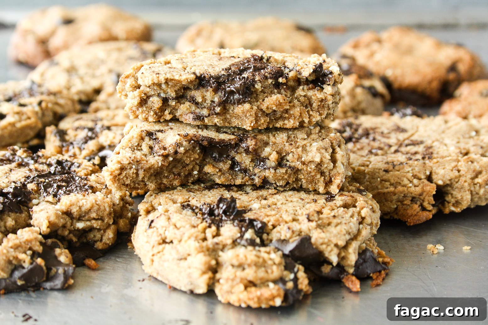 Naturally sweetened, vegan almond and rye flour cookies!