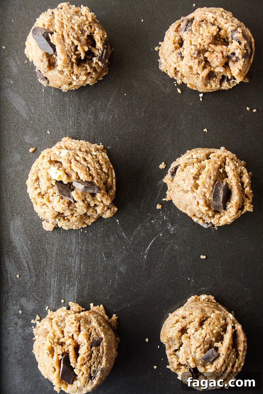 Naturally sweetened, vegan almond and rye flour cookies!