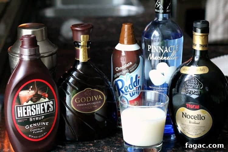 Mississippi Mudtini Recipe - Chocolate Martini recipe with ingredients including marshmallow vodka, Godiva chocolate liqueuer, and Nocello. SnappyGourmet.com