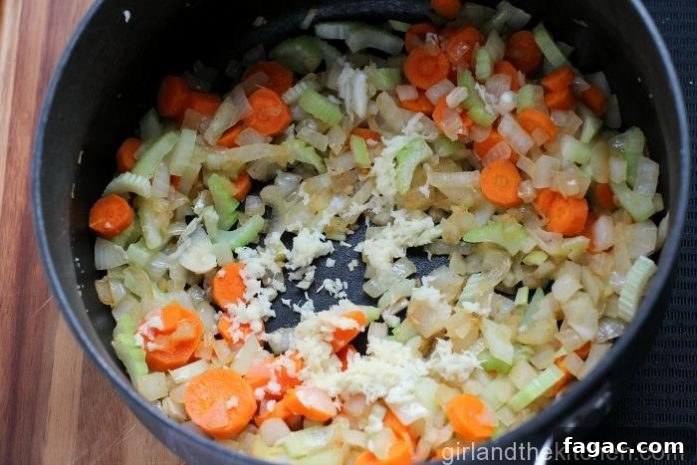 mix all the vegetables in a saucepan