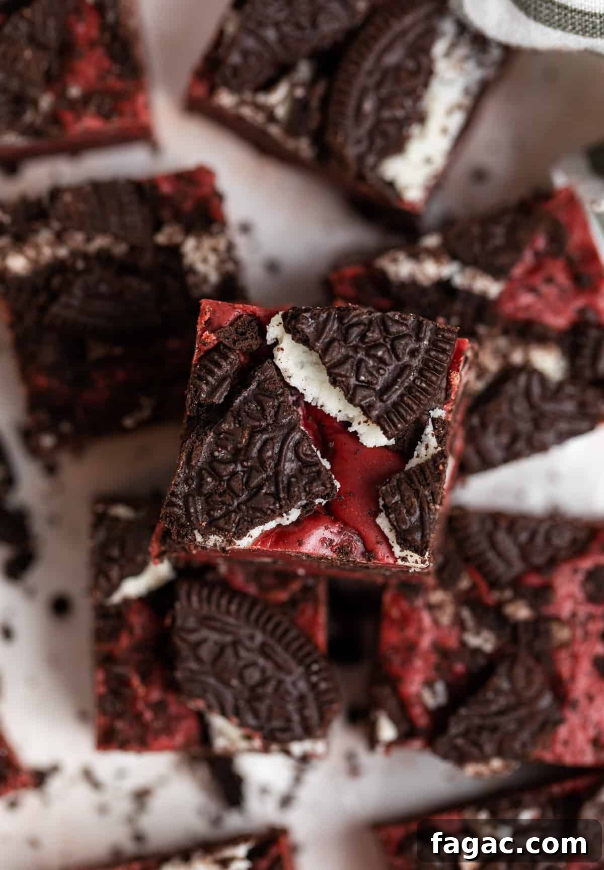 Decadent Red Velvet Oreo Fudge Recipe for Dessert Lovers 3 No bake red velvet fudge with Oreos crushed on top.